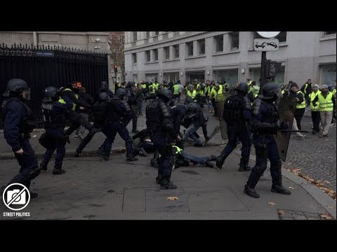 Acte 2 des Gilets Jaunes à Paris / barricades sur les Champs-Elysées – 24 novembre 2018
