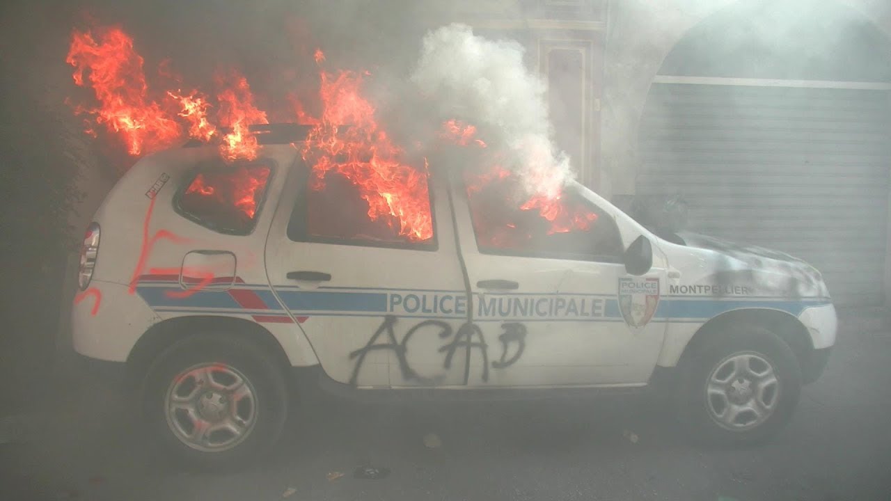 Acte 43 des Gilets Jaunes, une voiture de police brûlée à Montpellier