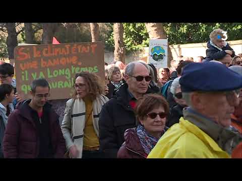 Fin du mois et fin du monde : gilets jaunes et défenseurs de la planète font marche commune à Caen
