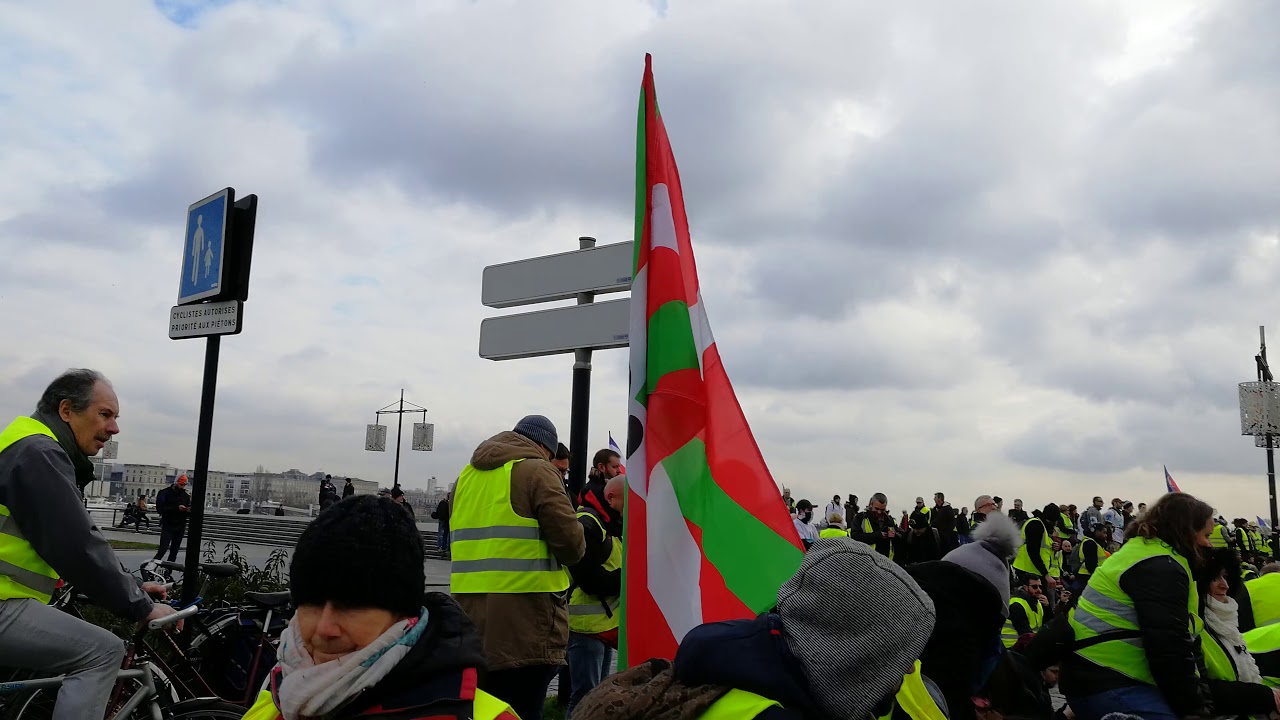 Gilets jaunes Bordeaux place de la Bourse ACTE 9