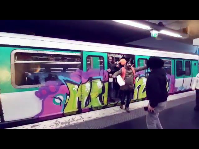 😂🔥J35 | La ligne 7 en grève feat. Soprano c’est le feu!🔥Soutenez-les !