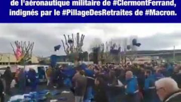 jet-de-leurs-bleus-de-travail-pa-1