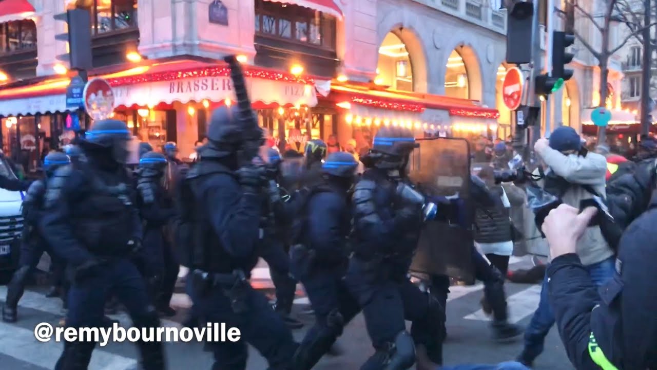 La presse se fait matraquer et gazer à Châtelet en fin de manifestation #Acte59