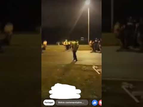 Politique de la terreur, on se jette sur une femme en mode policier en civil