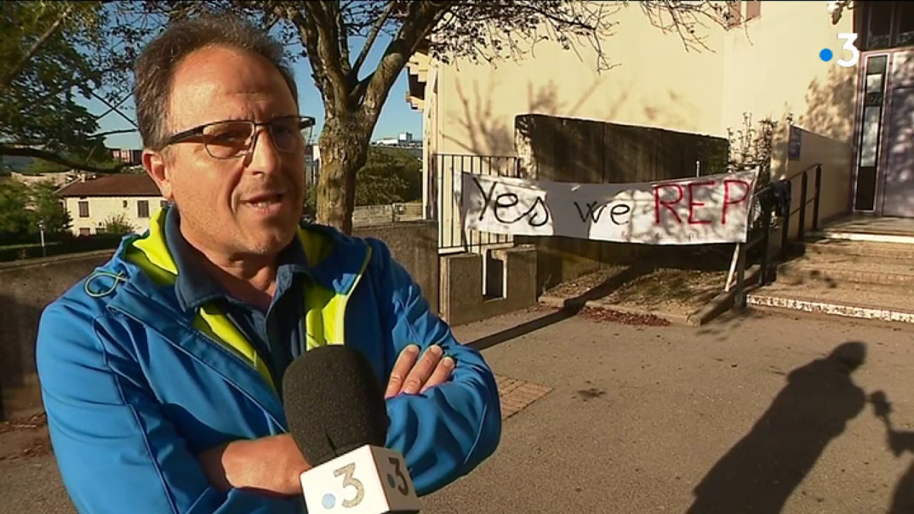 Rentrée scolaire : le personnel du collège François Truffaut fait grève à l’Isle-d’Abeau (Isère)
