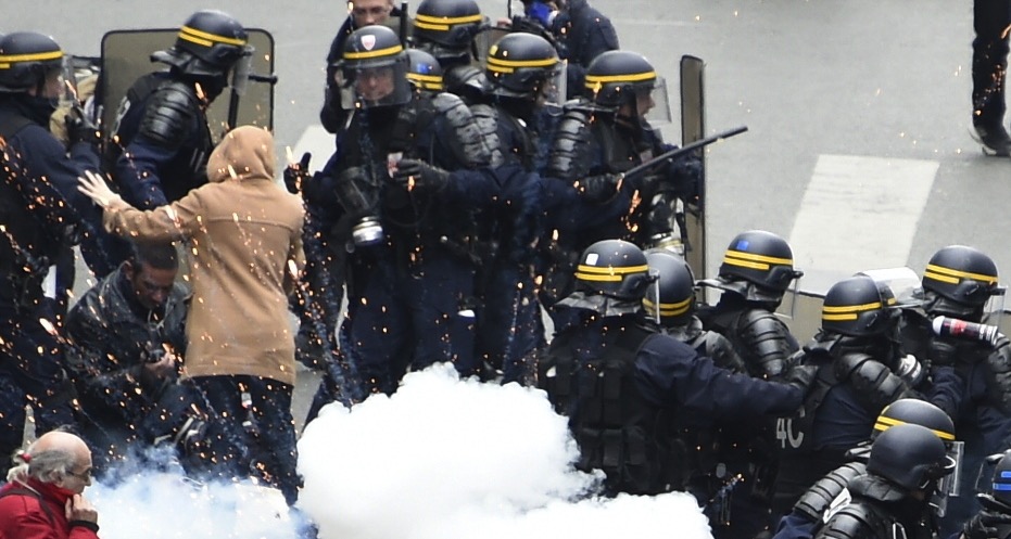 Un syndicat de policiers dénonce les consignes reçues pendant les manifs