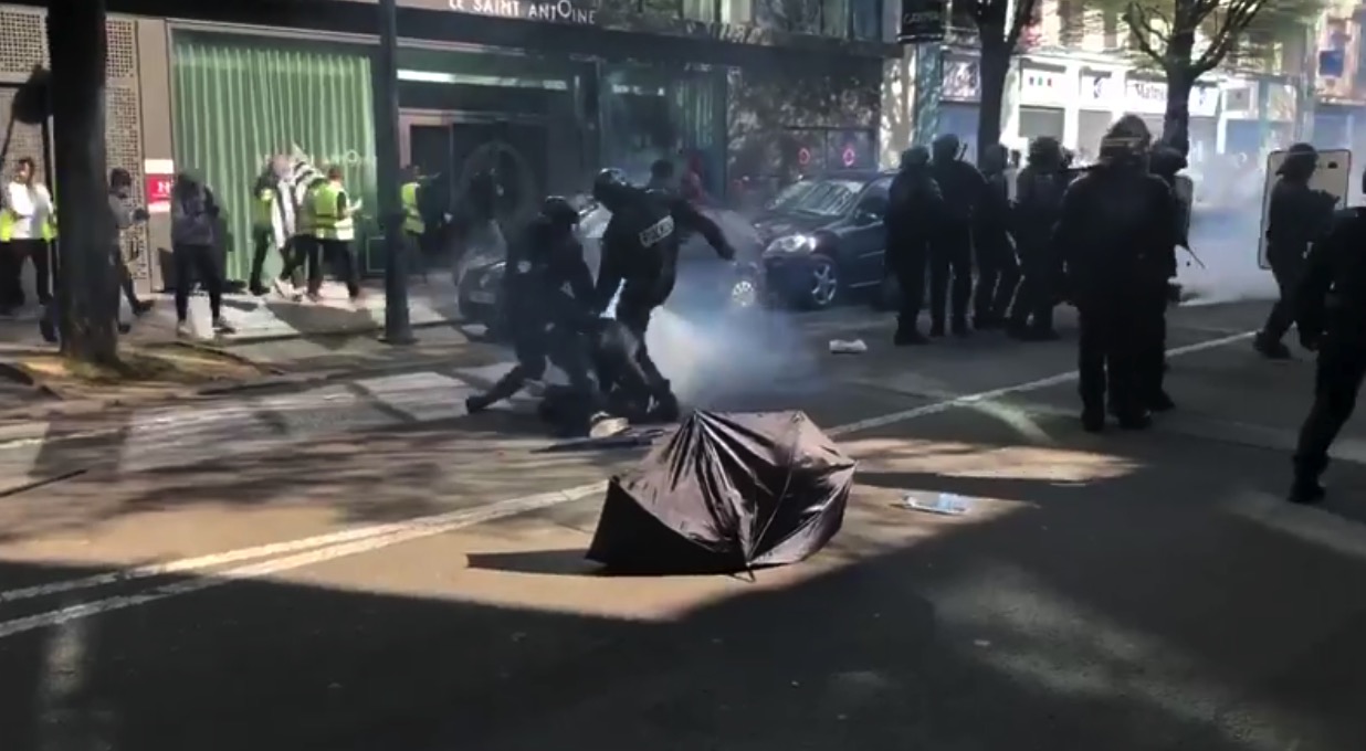Acte 20 – Rennes (35) – Charge brutale des policiers contres les manifestants