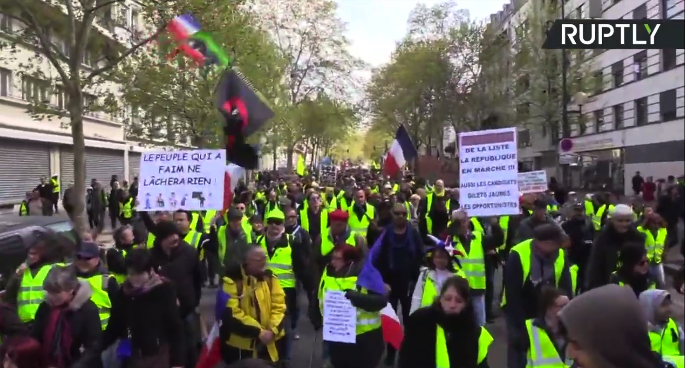Paris : les Gilets jaunes se rassemblent après le grand débat national