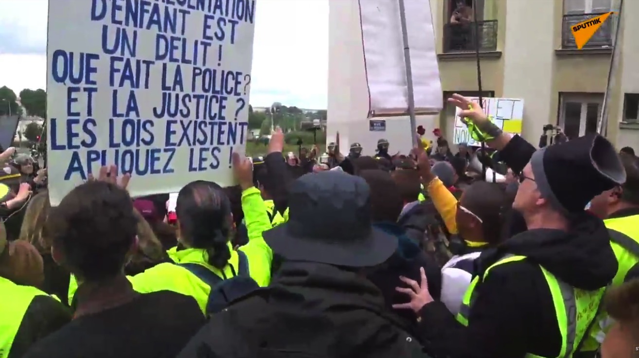 Les Gilets jaunes défilent à Paris pour l’acte 27, six mois après le début du mouvement