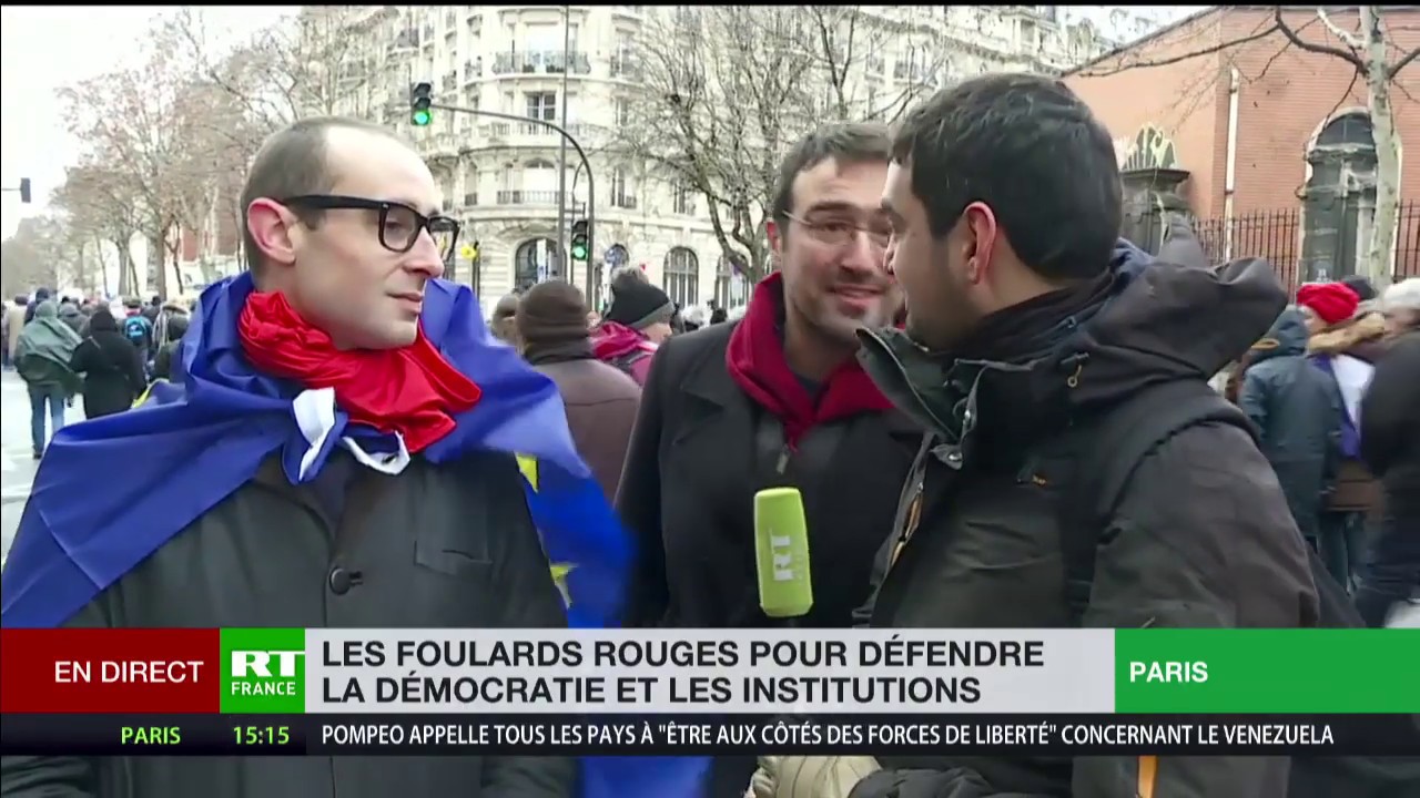 Un journaliste de RT France agressé verbalement lors de la manifestation des Foulards rouges