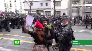 Paris : des tensions lors de la manifestation contre la loi Sécurité globale du 30 janvier