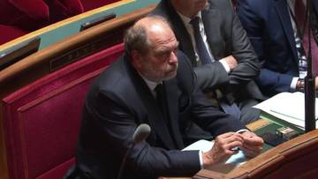 Éric Dupond-Moretti interpellé dès les premiers instants de la nouveau session au Sénat