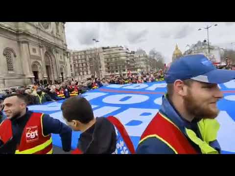 Emmanuel Macron, si tu continues, il va faire tout noir chez toi