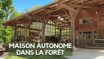 Il CONSTRUIT un PARADIS AUTONOME avec du BOIS et du génie !